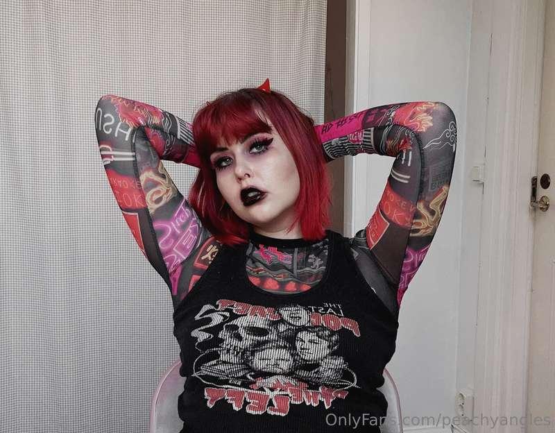 Anyone here like alt girls? 🥀