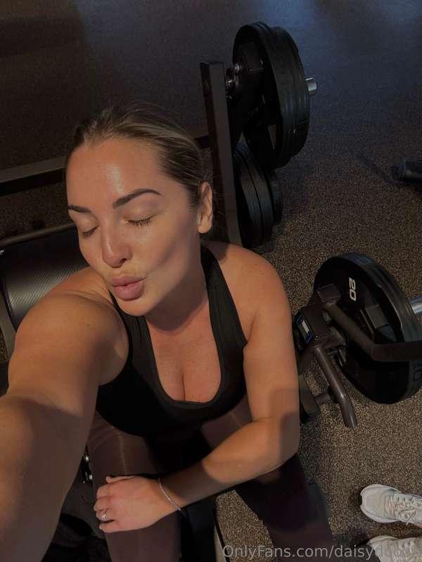 Working hard in the gym for you 