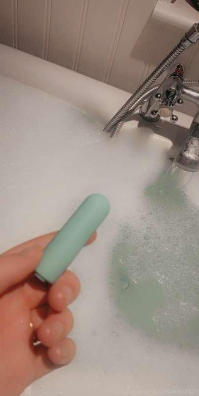 Who’s going to chat to me while I play with this in the bath..