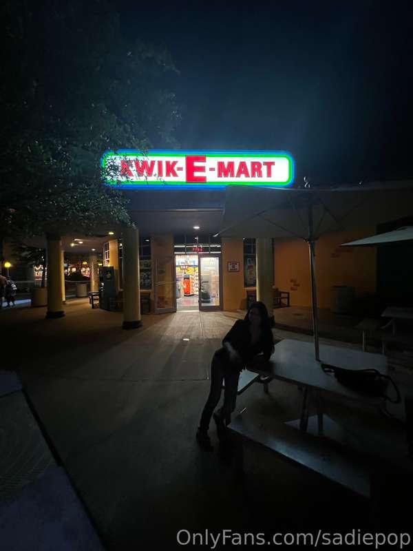 Kiel-E-Mart 😜🤫