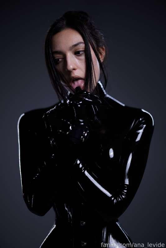 ana_levide image #401