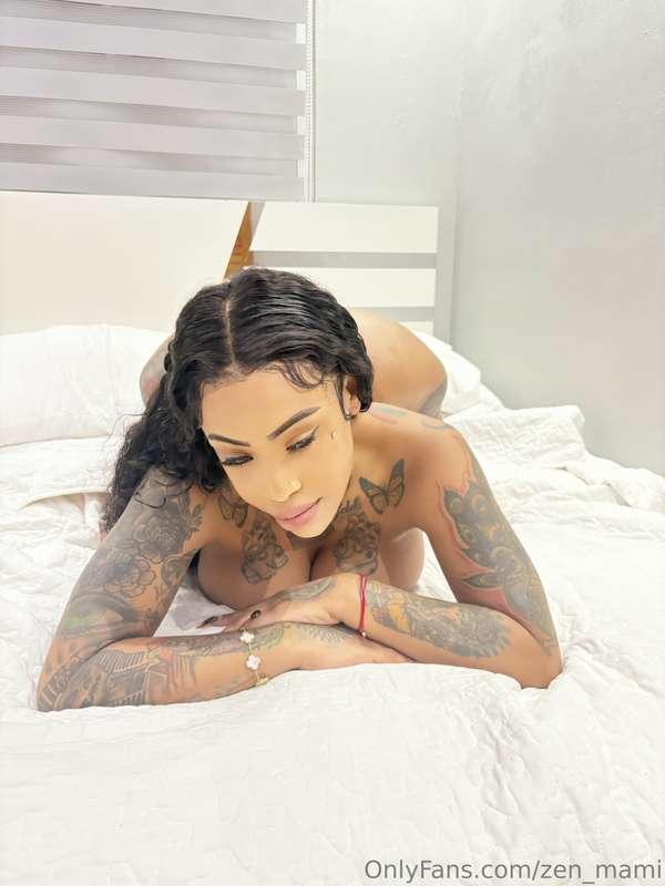 Imagine waking up to all this Beauty & Buns ❤️