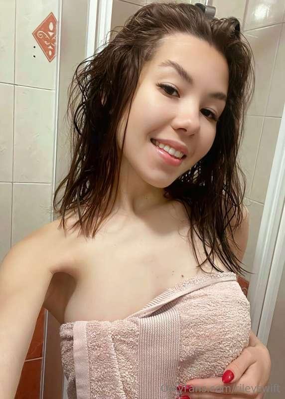 🌸 FREE THIS WEEK ONLY! 🌸 🌸 @eliza_redrose – soft, sultry, an..