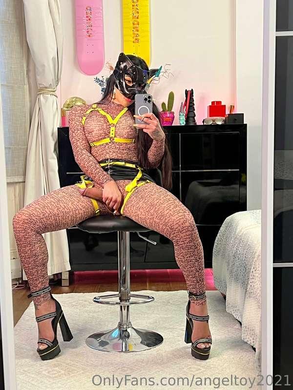 Hi my naughty boys 😎 who wants to play 💦