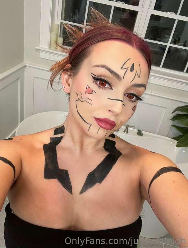 Happy Halloween👻 had to bring my anime lover side out for th..