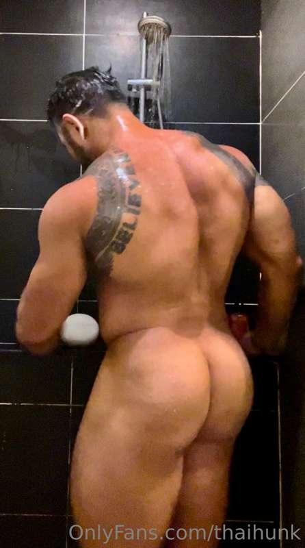 Shower with me wud look like😉