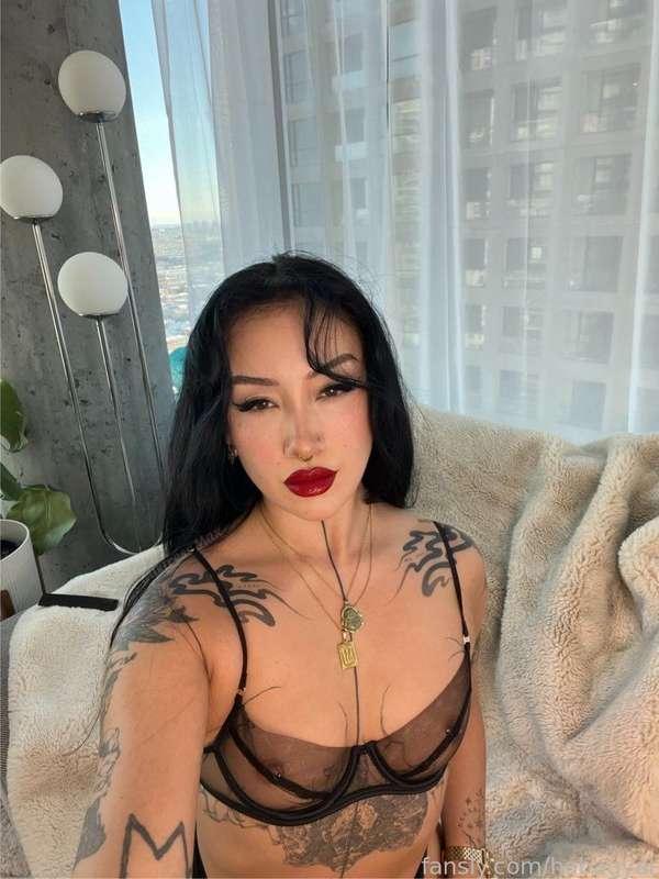 💋💋💋

#femdom #findom #redlips #lingerie #tattoos 