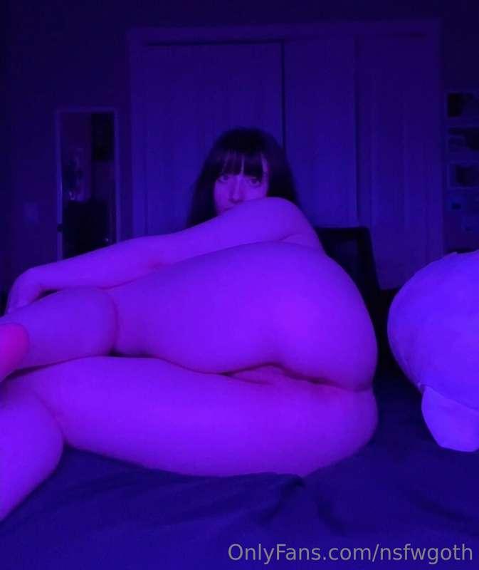 nsfwgoth image #0