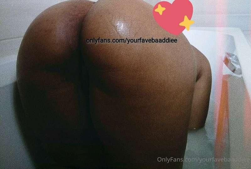 Morning backshots ? 💕