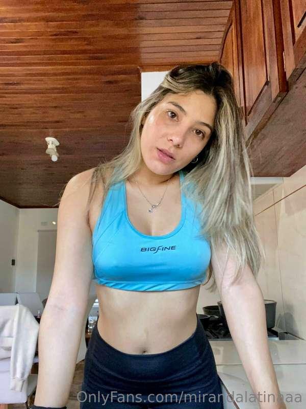 fresh off the grind at the gym 💪🏻 let me know if i should do..