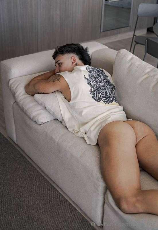 #ad @dragonrojoo1 Argentinian Guy 🇦🇷 living in Barcelona 🇪🇸 ..