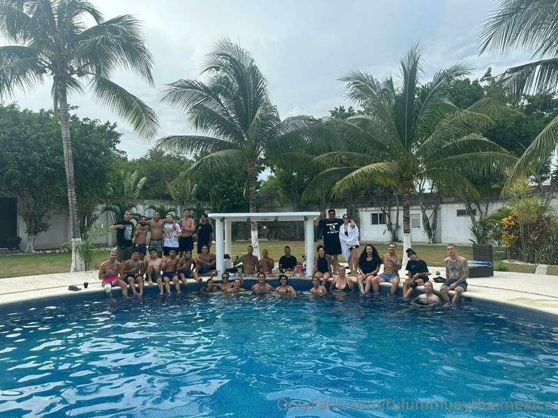 Sunday Post Fight BBQ with the team 🙏