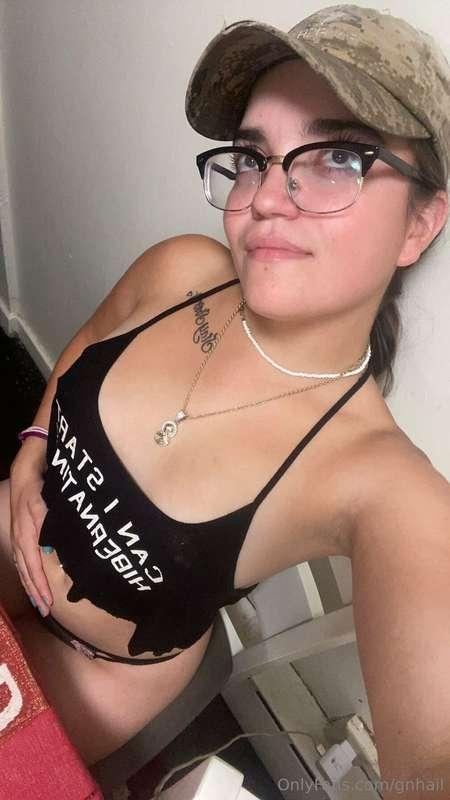 Good morning babes! Anyone wanna start hibernating? 🖤☺️