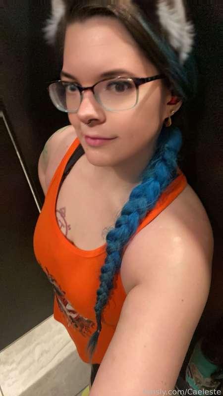 Gym time. #selfies #workout #hucow #lactation #lactating #hugetits #naturaltits