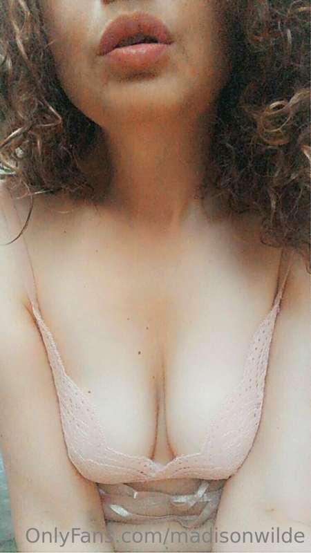Tell me baby…do you like what you see? 💋