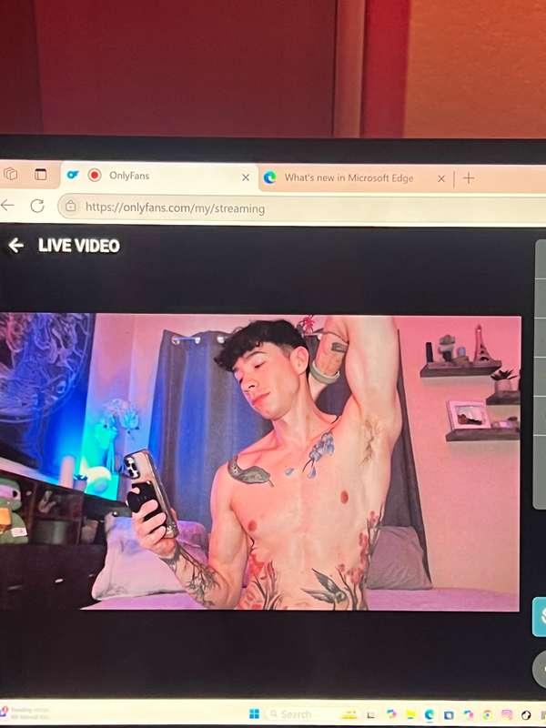 PIVATE LIVE if interested DM me 😘