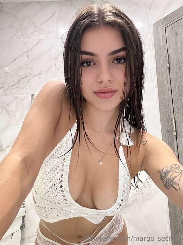 I bet you can't look away. Shall we test it? 👀