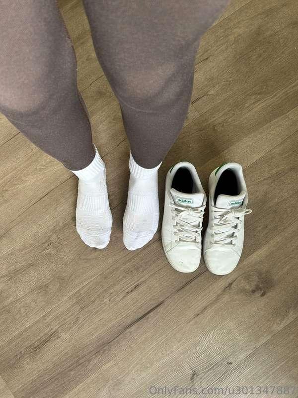 shoes or no shoes? can’t decide..