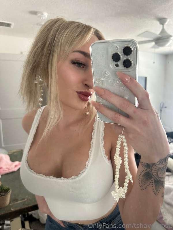 I only have 2 custom request spots left this week 😊 Shoot me..