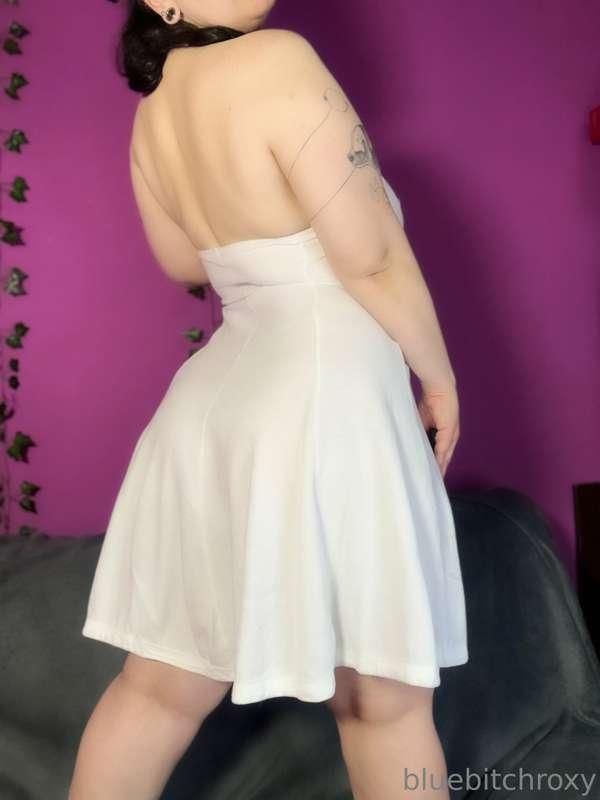 Sundress season is here. Let me show you how a sundress is s..