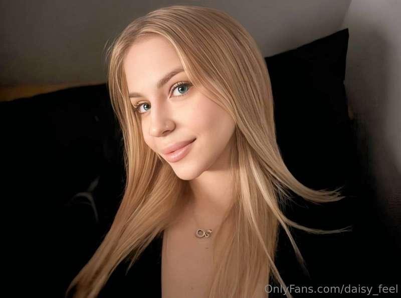 🥰Free subscription @sindy_haze 🥰This cutie with angelic face..