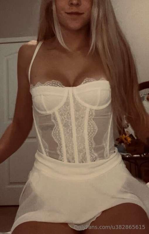 Watch me undress?🥰