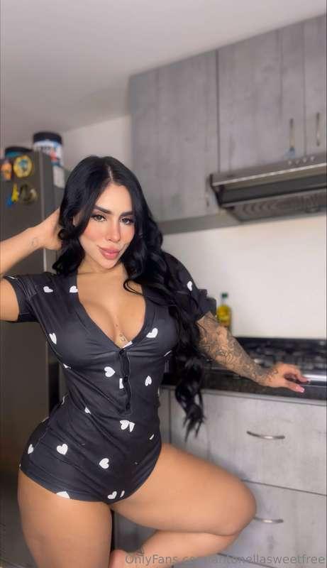 In pajamas, but I can't take it anymore, I want you to touch..