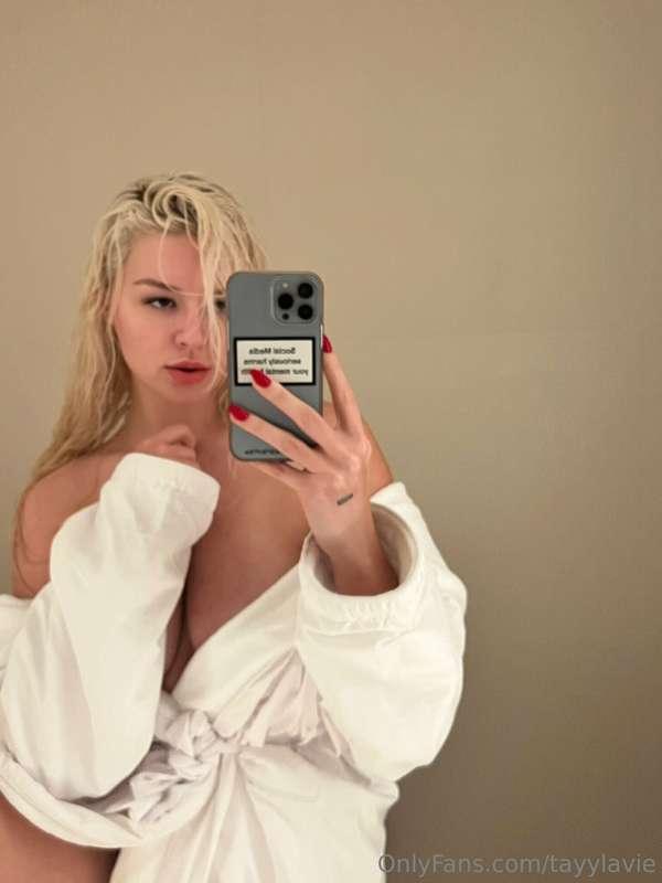 All white but I'm off my angel <3 text me 😘