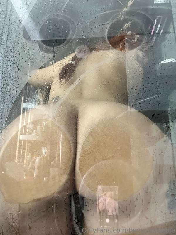 Ohhh I love shower session 💦💦💦 