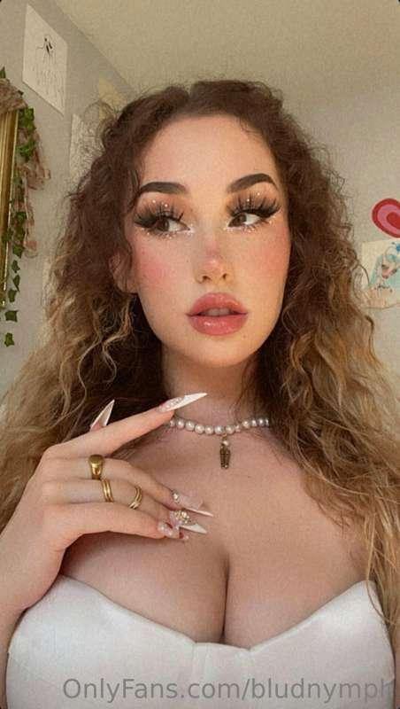 what do u like more, my double Ds or my DSLs? 😈😘