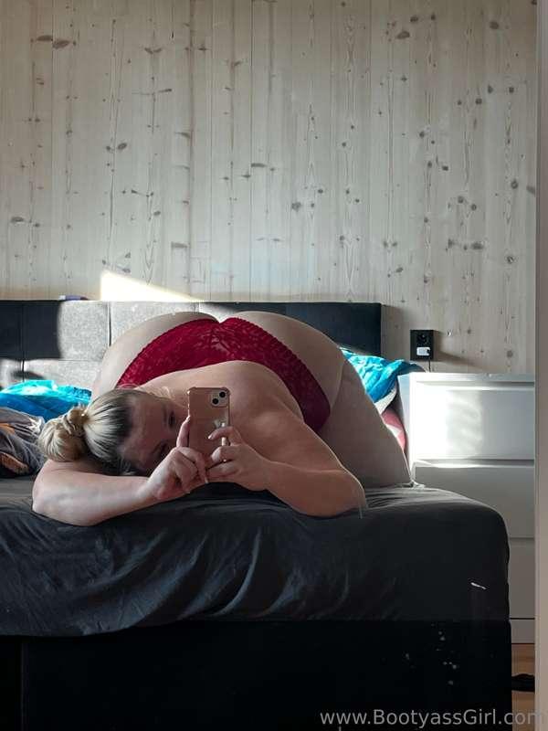 bootyassgirl image #1