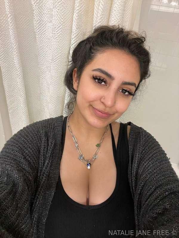 i see you checking me out 😍 dm meee