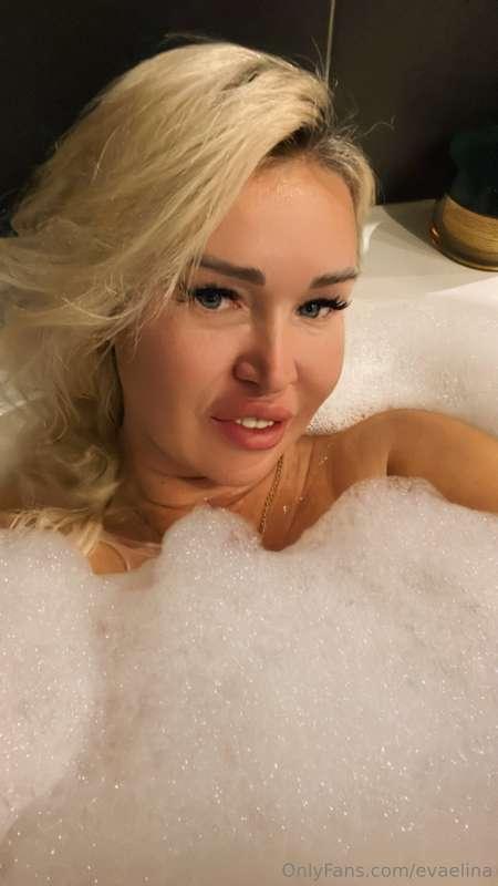 who wants to take a bath with me and relax a little?