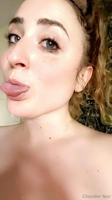 Always with the tongue 👅