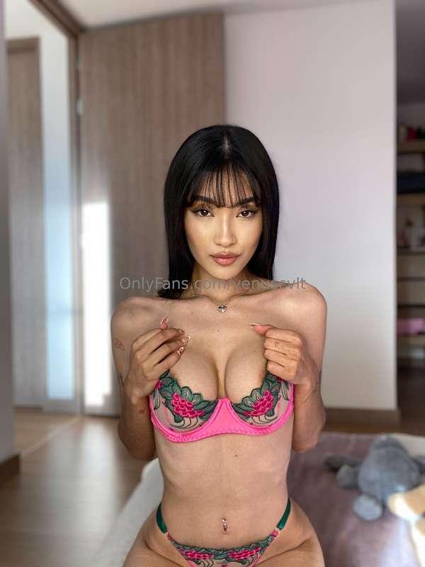 😈