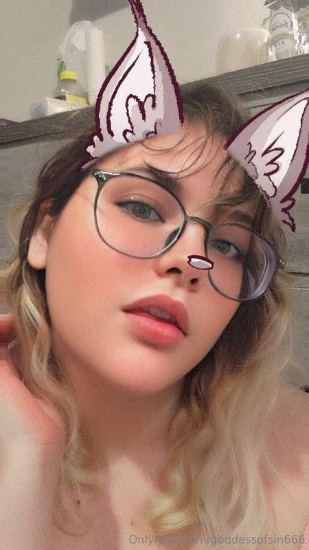 I don’t wanna wait until midnight. I want to see who’s obses..