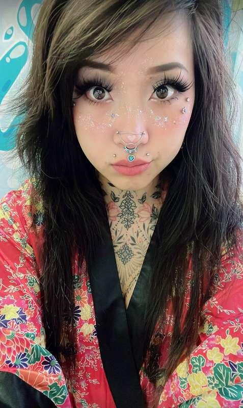 😗