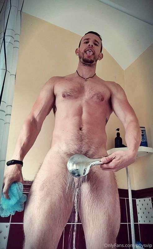 With a hot or cold shower, I feel better and more powerful 🌶..