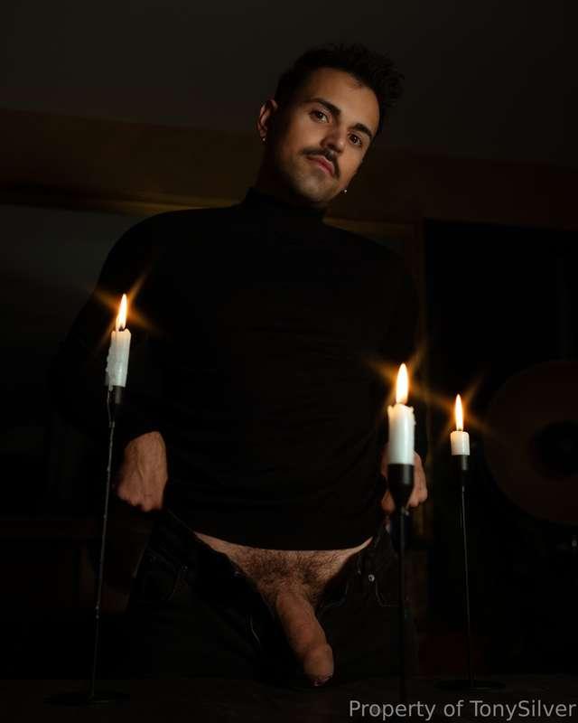 Wanna blow my big candle? 🕯️ Tu veux souffler ma grosse boug..