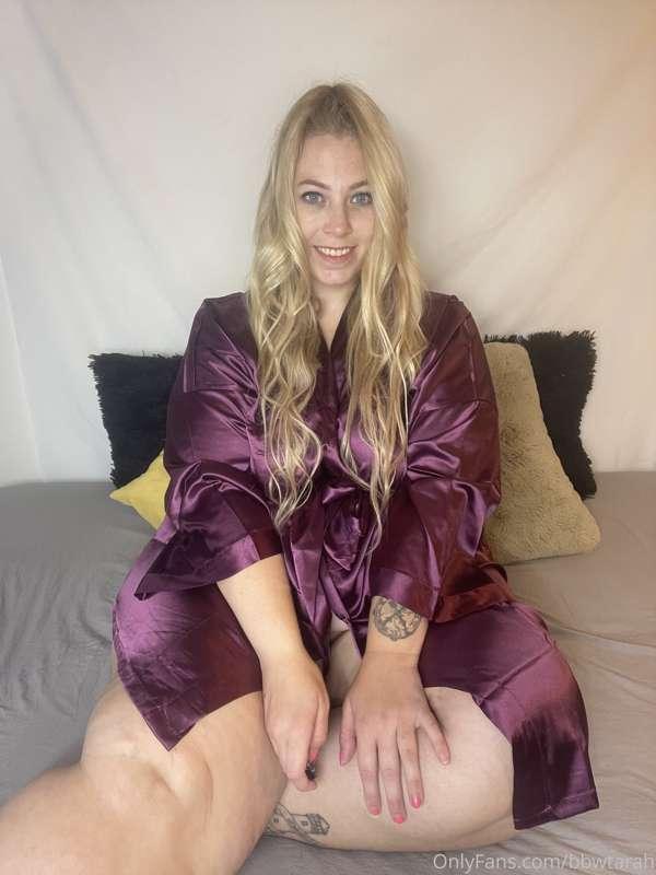 Ready to get fucked tonight 😈 and love my new robe!