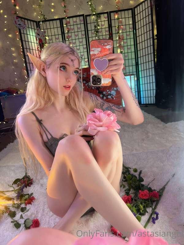 Elf 🧝🏻‍♀️in real life