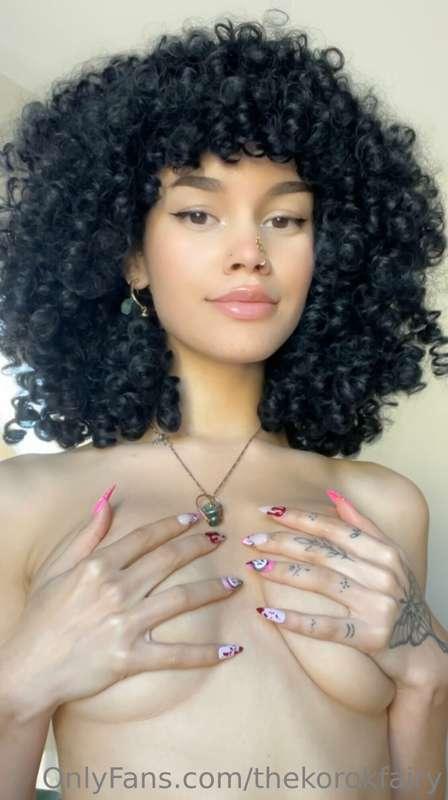 Do y’all like my nails ? 🥰