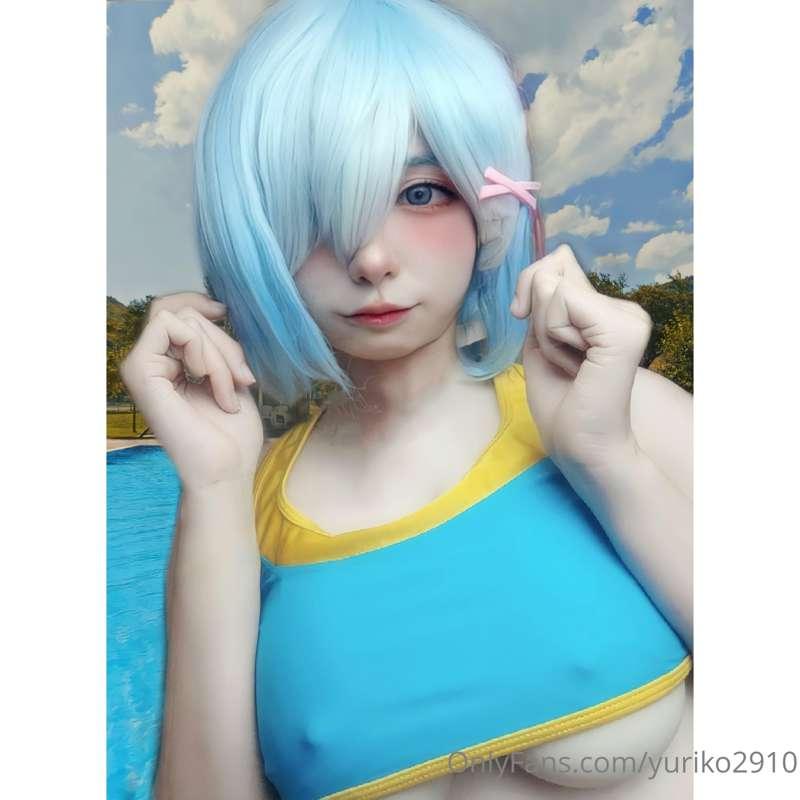 UwU i add the background myself, what do u think??