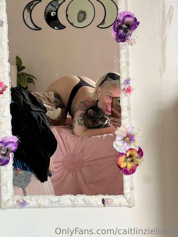 Cum cuddle with us 💘