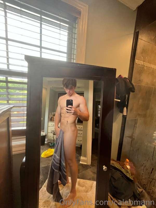 😈 peep your DMs if you wanna see me drop the towel