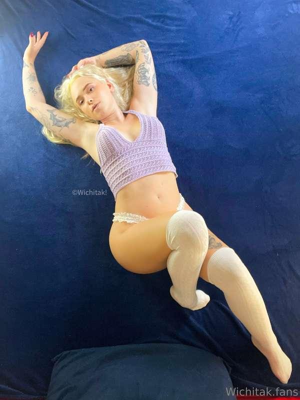 What are u doing up there? 🤭🤤