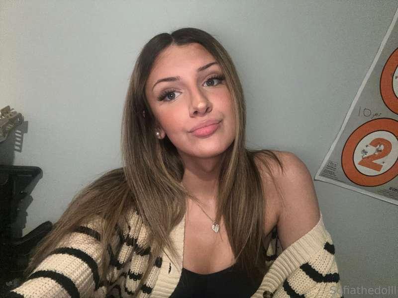 come say hi in my DMs 👀