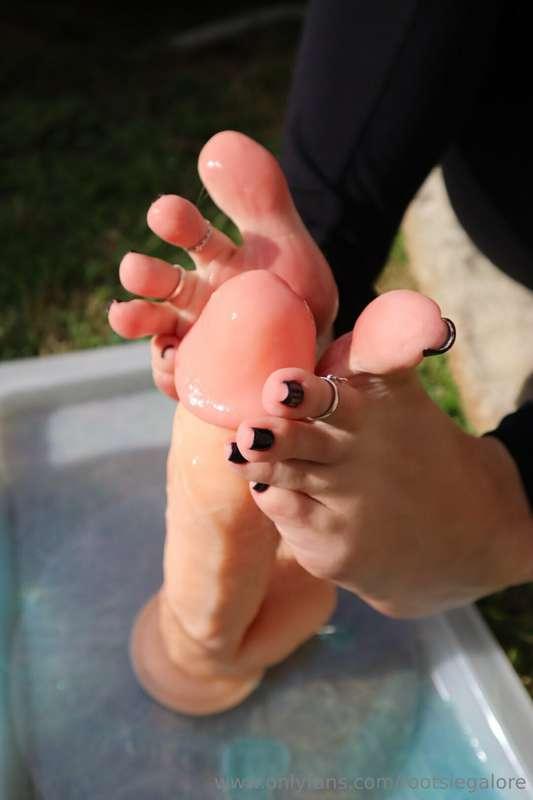 footsiegalore image #14