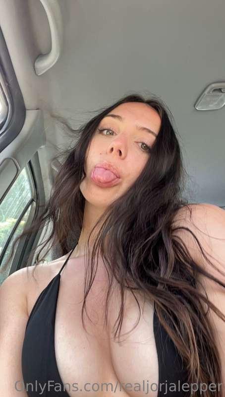 this is me asking kindly if you could cum on my face xxx