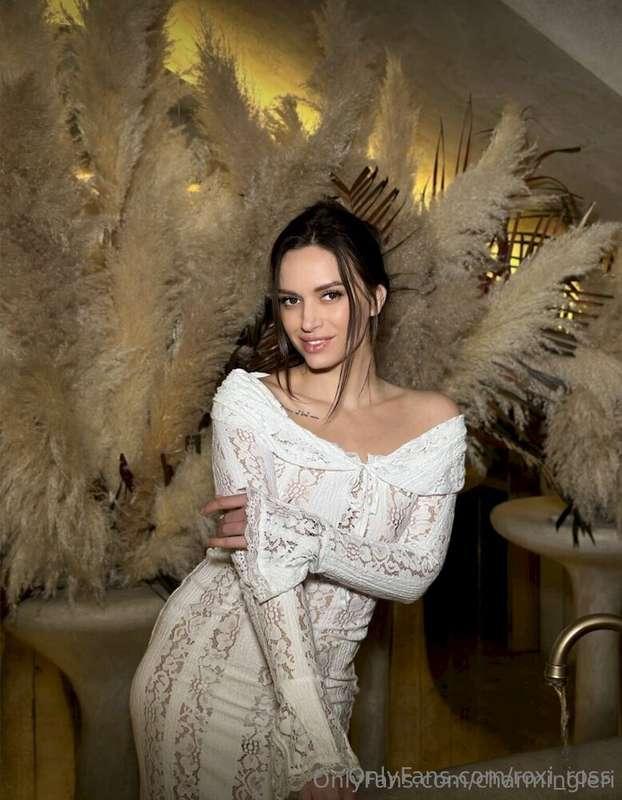 This hot thing @charmingleri🔥 is waiting for you ❤️ She has ..